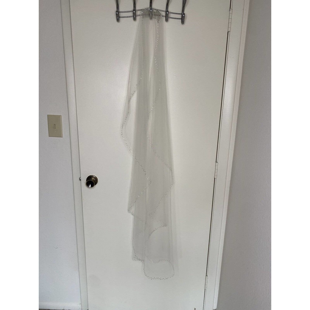 Erin Cole Design White Swarovski Crystal Wedding Veil 52 Inches Long